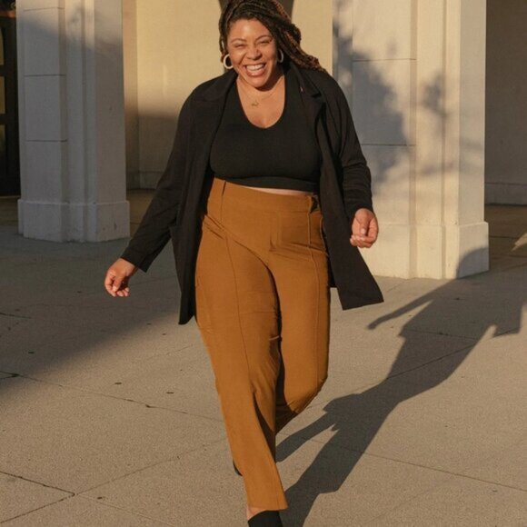 Athleta Vienna Cargo Pant Black size 26 Plus Featherweight Athleisure - Picture 4 of 13